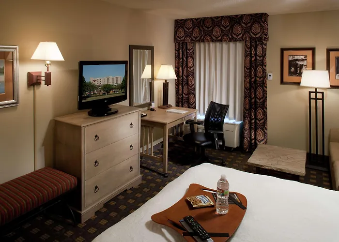 Hampton Austin Hotel
