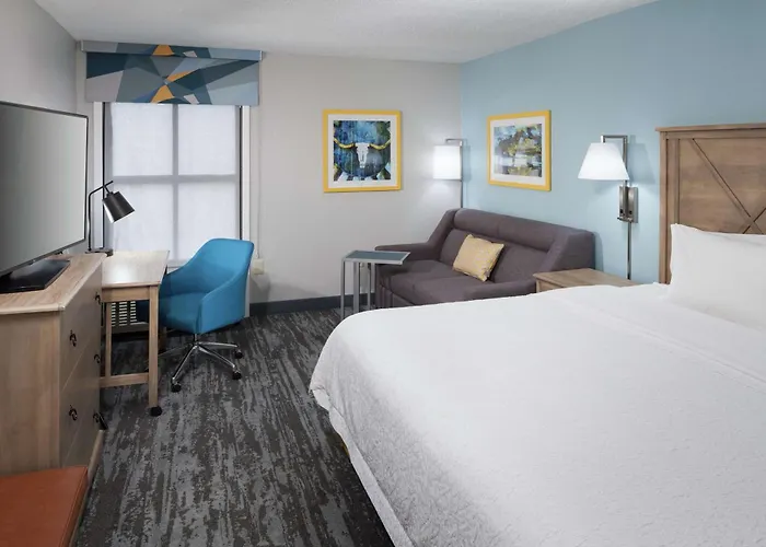 Hampton Austin Hotel 3*