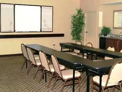 Hampton Austin Hotel 3*