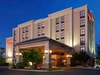 Hampton Austin Hotel 3*